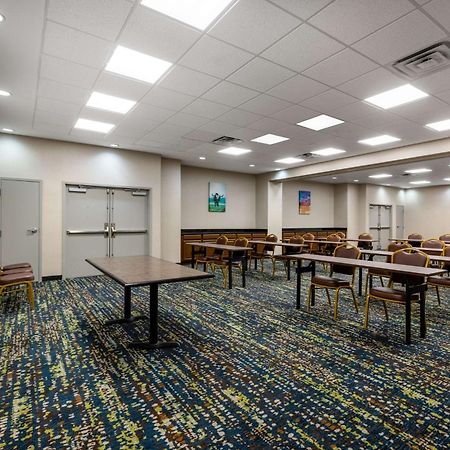 Hampton Inn & Suites Woodward Екстериор снимка