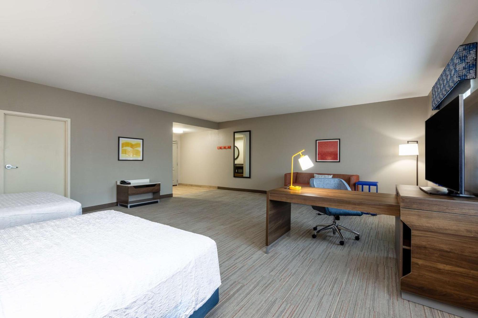 Hampton Inn & Suites Woodward Екстериор снимка