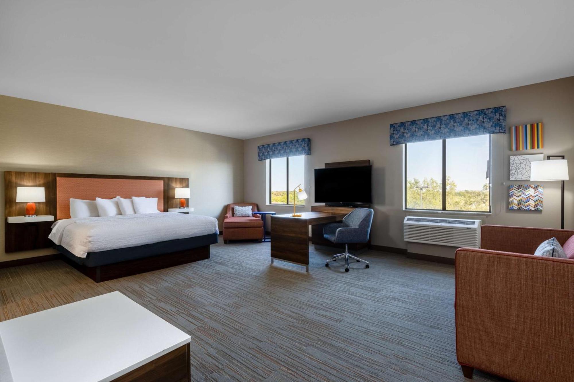 Hampton Inn & Suites Woodward Екстериор снимка