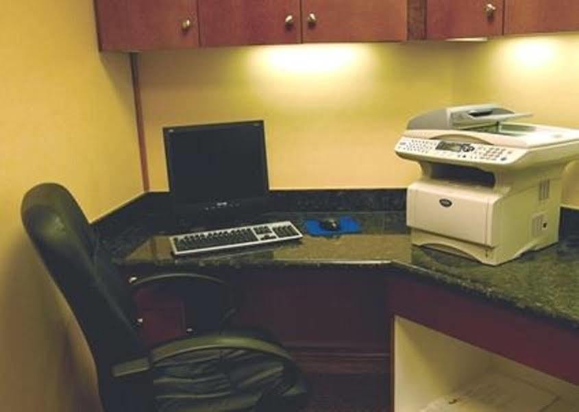 Hampton Inn & Suites Woodward Екстериор снимка